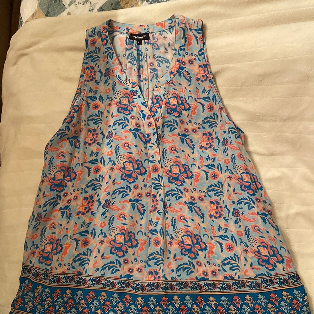 Tolani sleeveless multi-colored top size Large